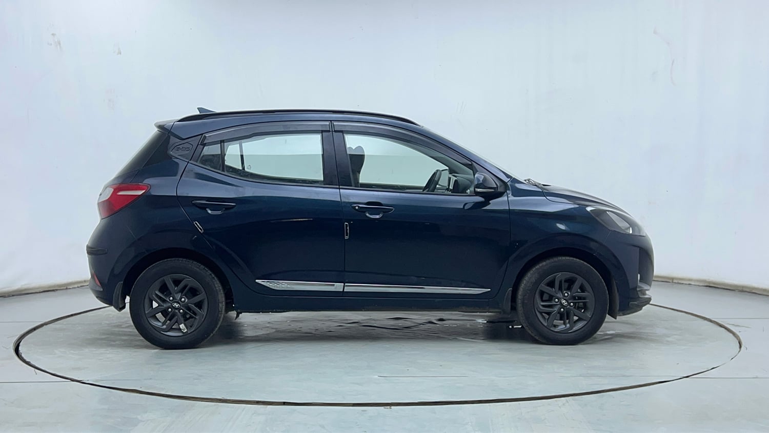 Used 2022 Hyundai Grand i10 Nios Sportz 1.2 Kappa VTVT Petrol Manual exterior RIGHT SIDE VIEW