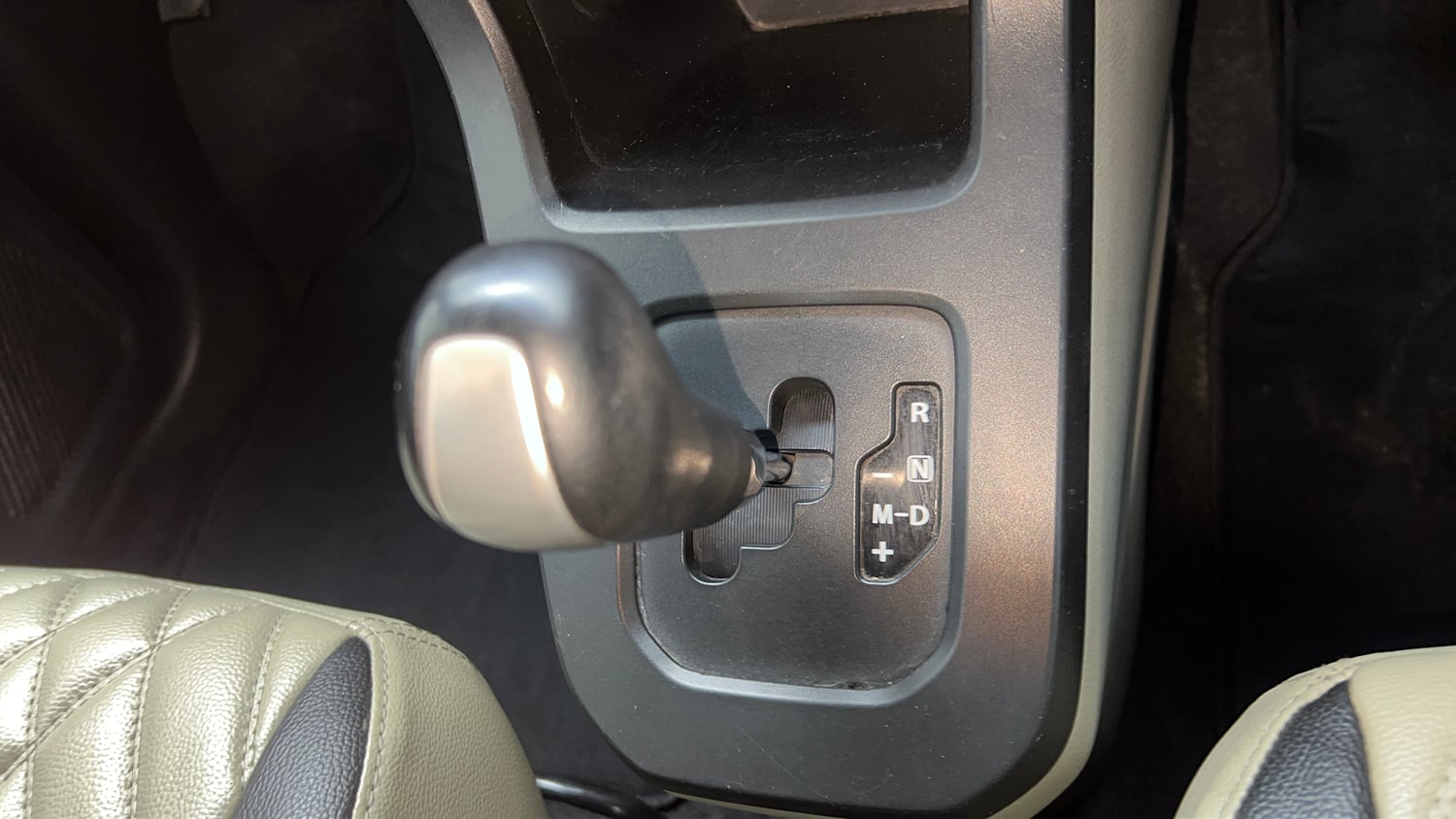 Used 2019 Maruti Suzuki Wagon R VXi (O) 1.2 AMT Petrol Automatic interior GEAR  KNOB VIEW