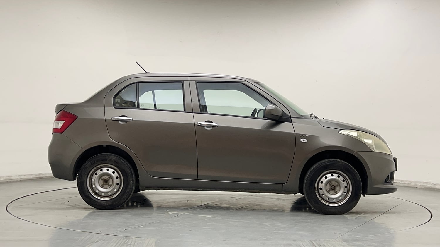 Used 2015 Maruti Suzuki Swift Dzire LXI (O) Petrol Manual exterior RIGHT SIDE VIEW