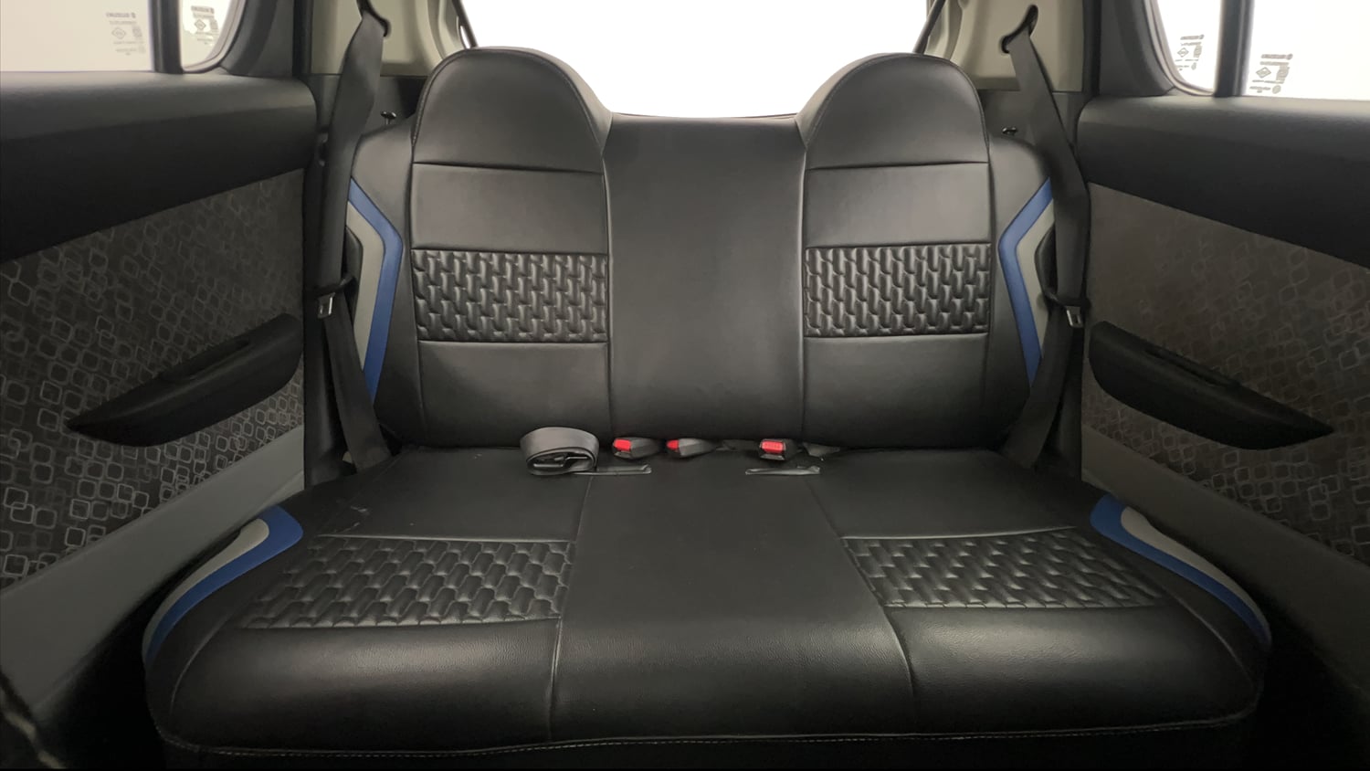 Used 2017 Maruti Suzuki Alto 800 LXi (O) Petrol Manual interior REAR SEAT CONDITION VIEW