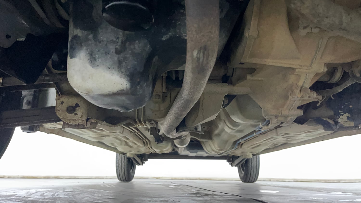 Used 2017 Maruti Suzuki Alto 800 VXi (O) Petrol Manual extra FRONT LEFT UNDERBODY VIEW