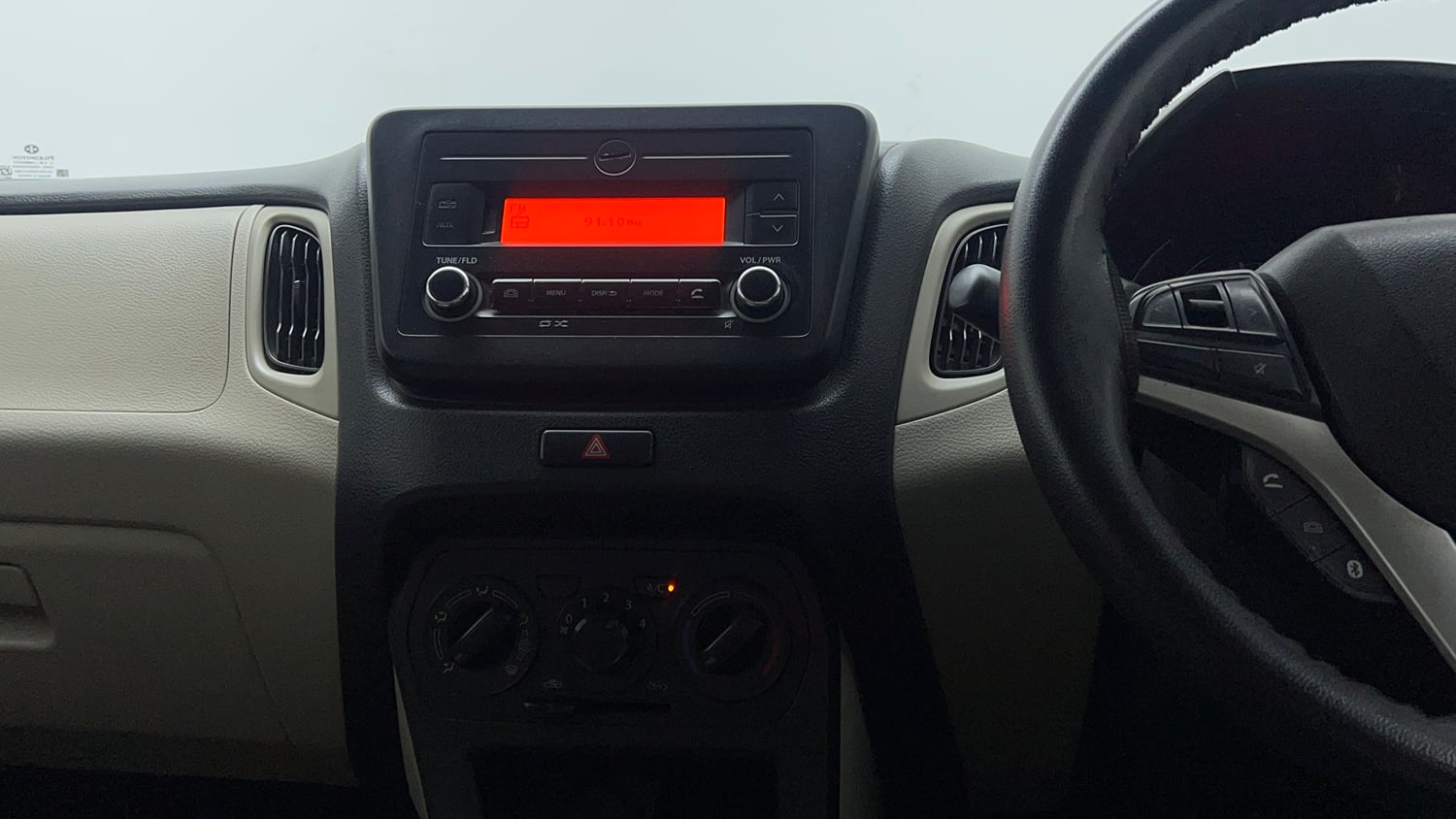 Used 2019 Maruti Suzuki Wagon R VXi (O) 1.2 AMT Petrol Automatic interior MUSIC SYSTEM & AC CONTROL VIEW