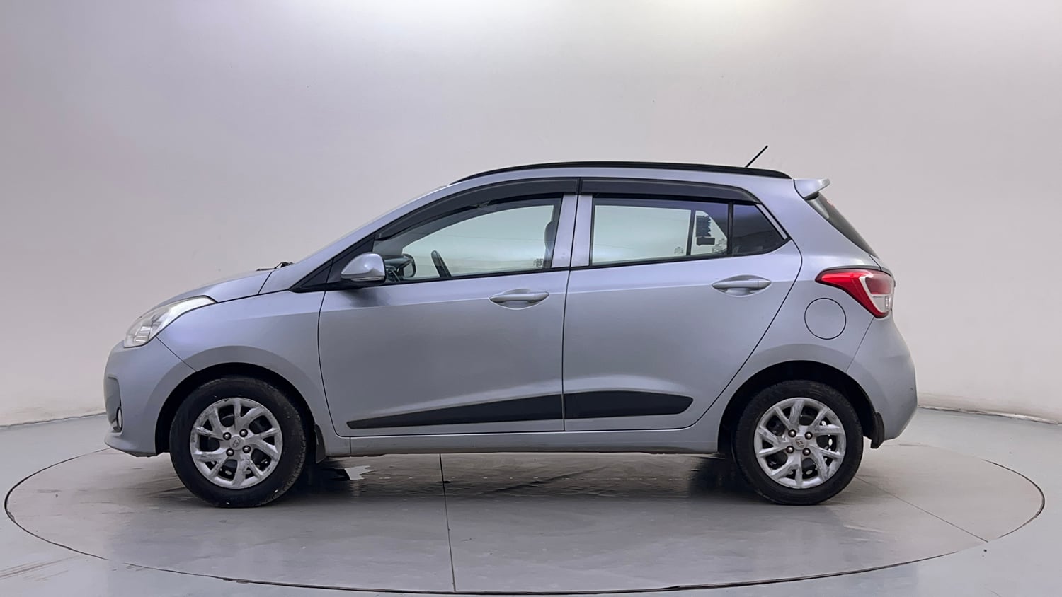 Used 2019 Hyundai Grand i10 Sportz 1.2 Kappa VTVT Petrol Manual exterior LEFT SIDE VIEW