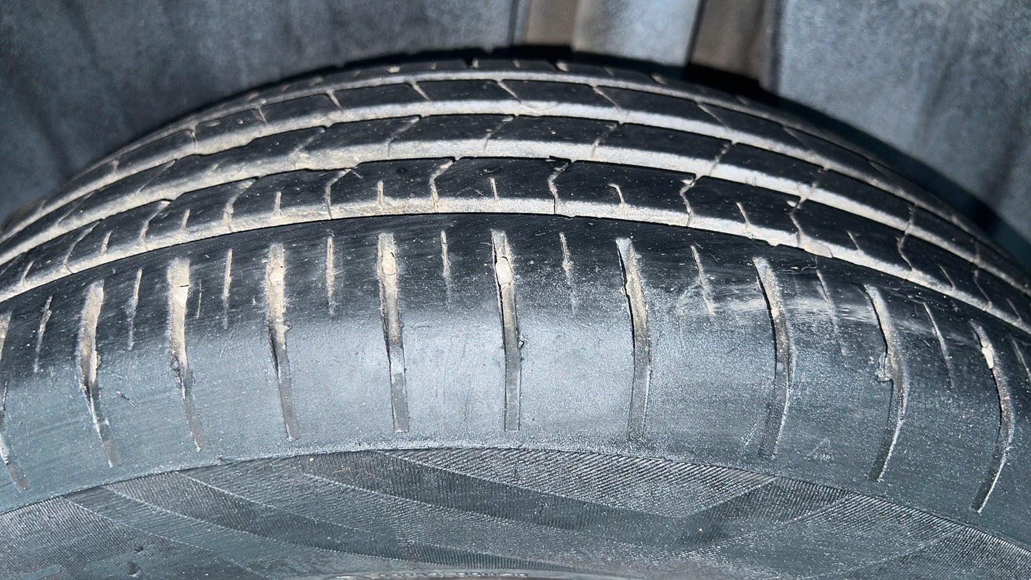 Used 2023 Maruti Suzuki Baleno Delta AGS Petrol Automatic tyres LEFT REAR TYRE TREAD VIEW