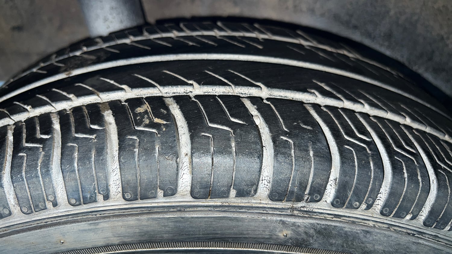 Used 2022 Maruti Suzuki Wagon R VXI 1.0 Petrol Manual tyres RIGHT REAR TYRE TREAD VIEW