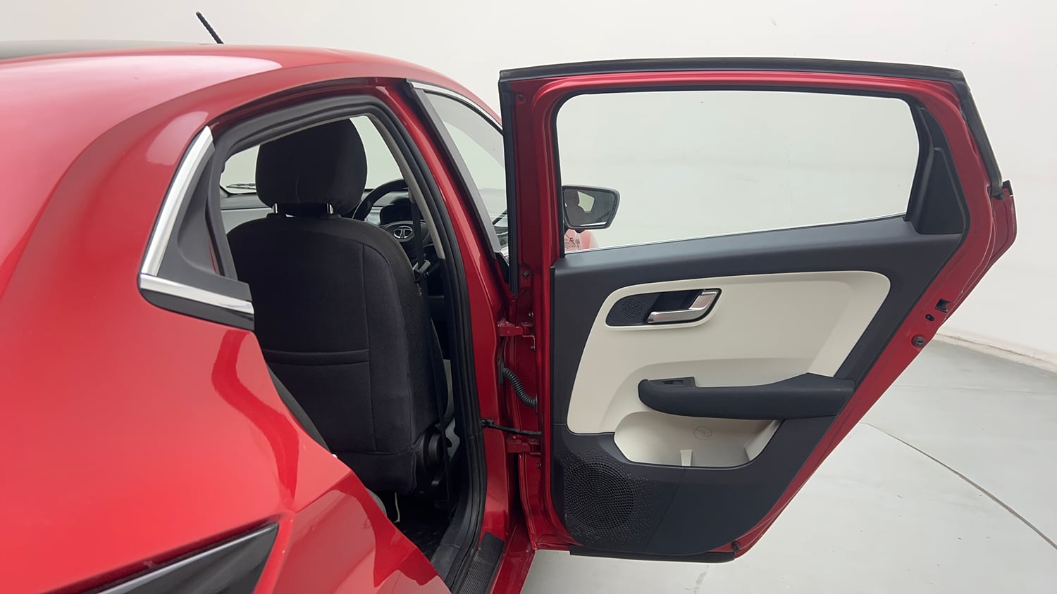 Used 2021 Tata Altroz XZ Petrol Petrol Manual interior RIGHT REAR DOOR OPEN VIEW