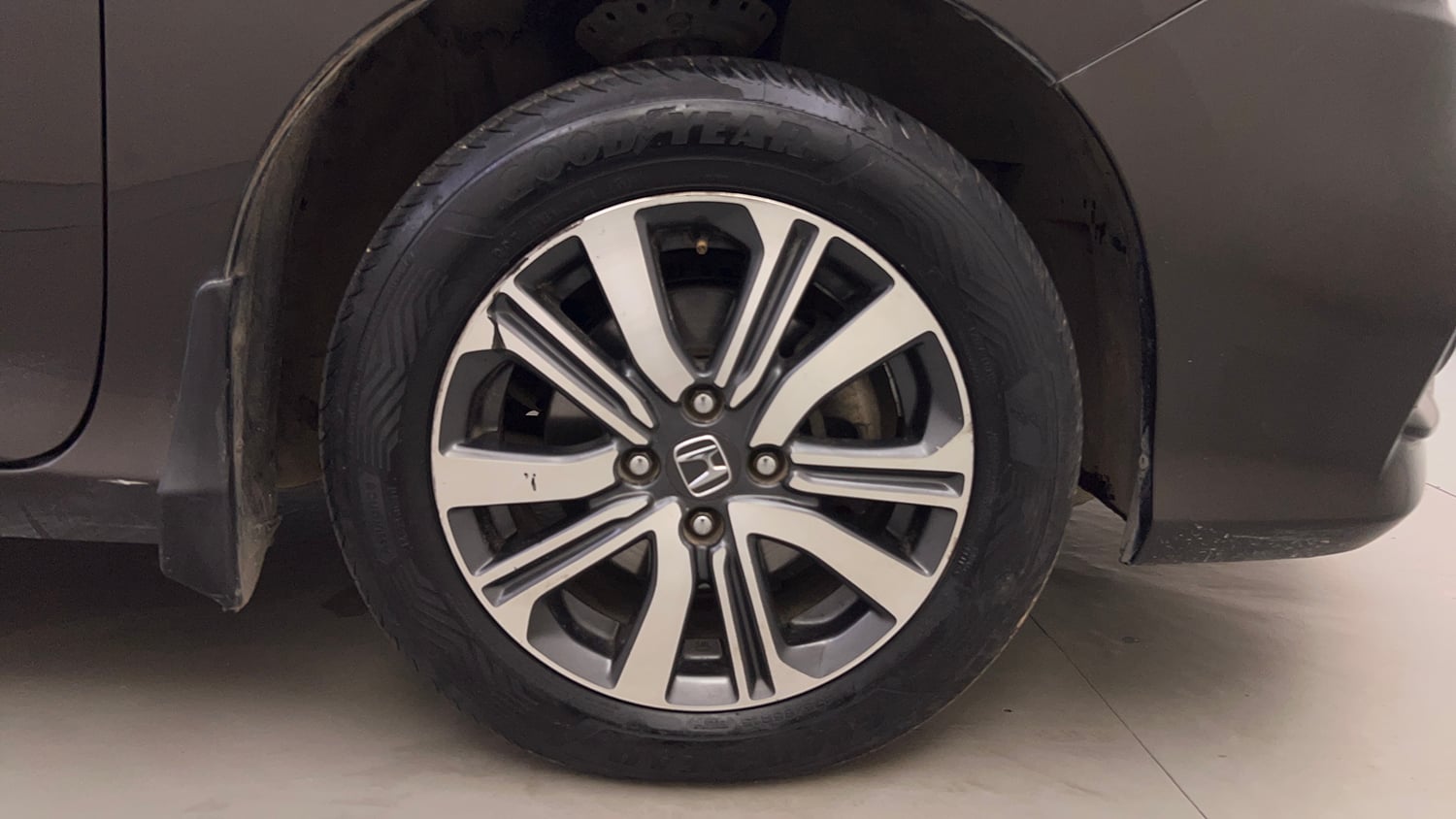Used 2020 Honda City V Petrol Petrol Manual tyres RIGHT FRONT TYRE RIM VIEW