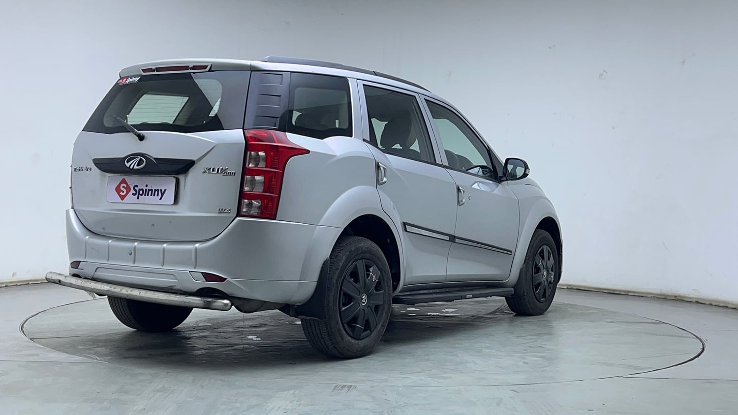 Used 2017 Mahindra XUV500 W4 Diesel Manual exterior RIGHT REAR CORNER VIEW