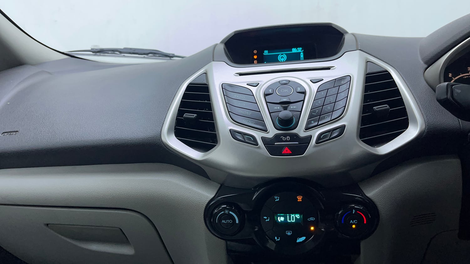 Used 2014 Ford EcoSport Titanium 1.5 TDCi Diesel Manual interior MUSIC SYSTEM & AC CONTROL VIEW