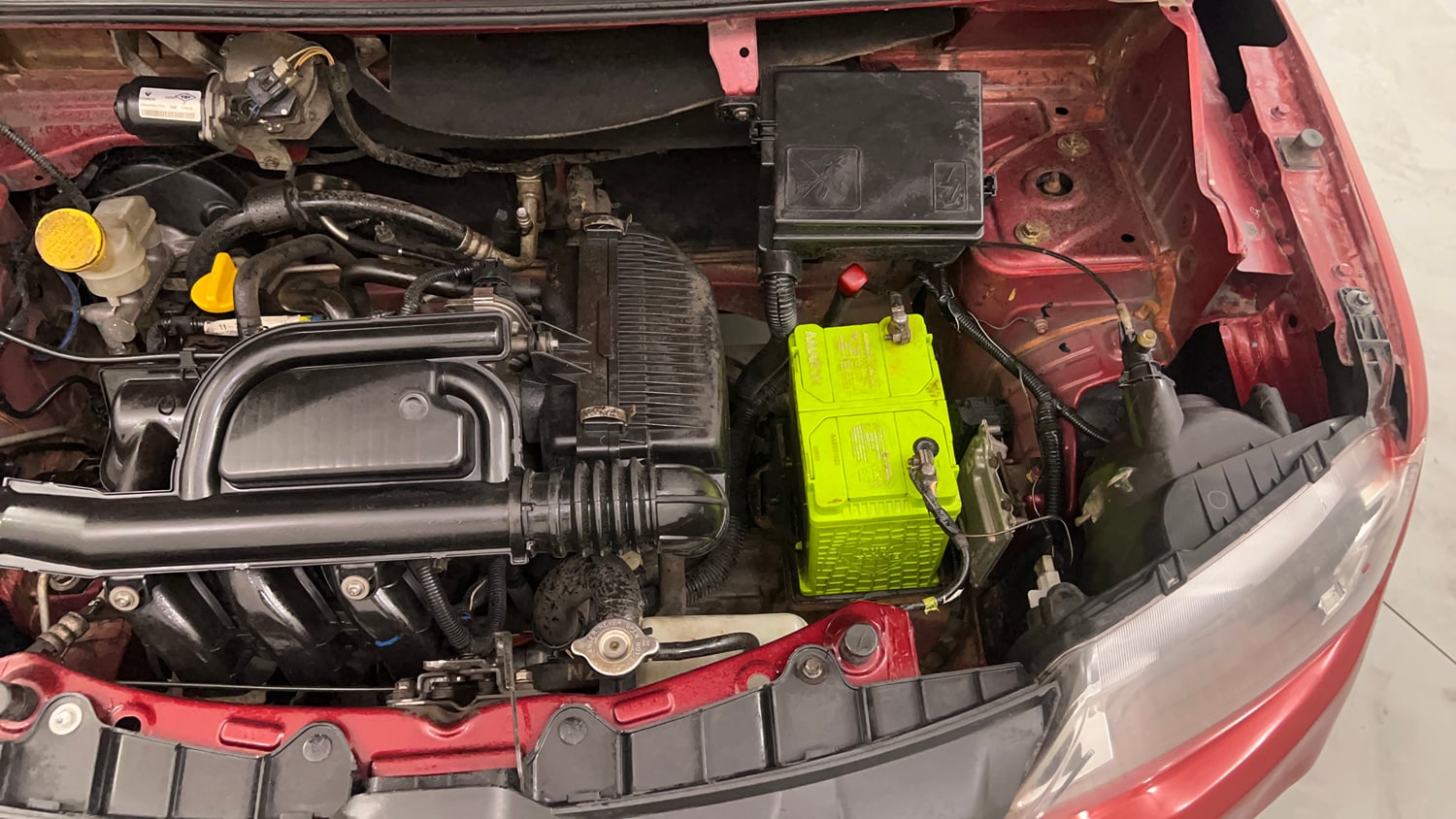 Used 2017 Renault Kwid RXT Petrol Manual engine ENGINE LEFT SIDE VIEW