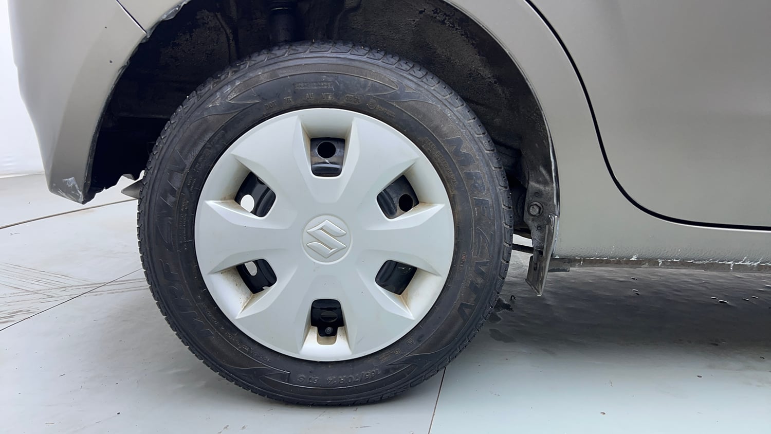 Used 2021 Maruti Suzuki Wagon R 1.0 VXi (O) 1.0 Petrol Manual tyres RIGHT REAR TYRE RIM VIEW