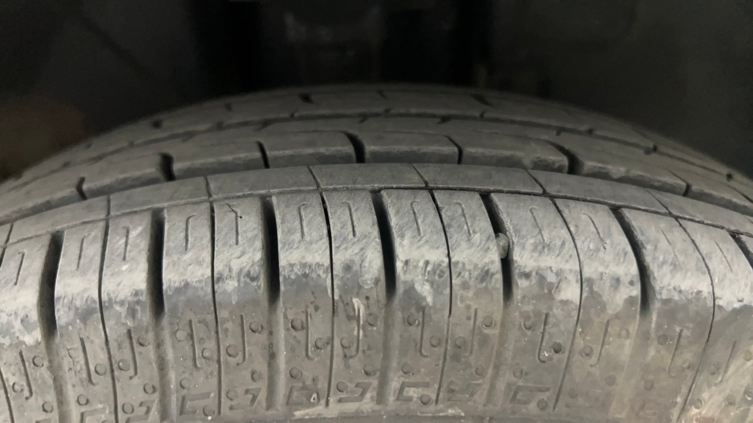 Used 2022 Renault Kwid RXT 1.0 (O) Petrol Manual tyres RIGHT FRONT TYRE TREAD VIEW