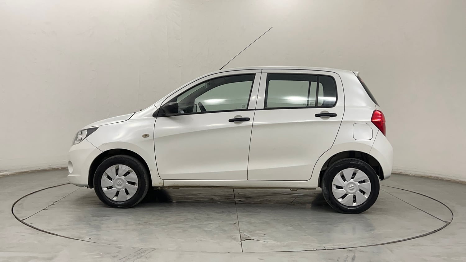 Used 2017 Maruti Suzuki Celerio VXI (O) AMT Petrol Automatic exterior LEFT SIDE VIEW