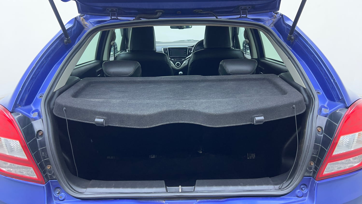 Used 2017 Maruti Suzuki Baleno Alpha 1.2 Petrol Manual interior DICKY INSIDE VIEW