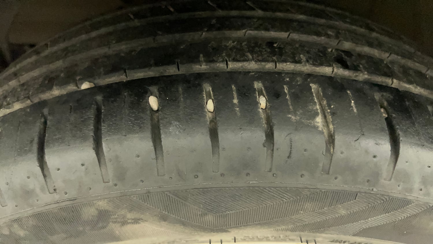 Used 2023 Maruti Suzuki Baleno Zeta MT Petrol Manual tyres LEFT FRONT TYRE TREAD VIEW