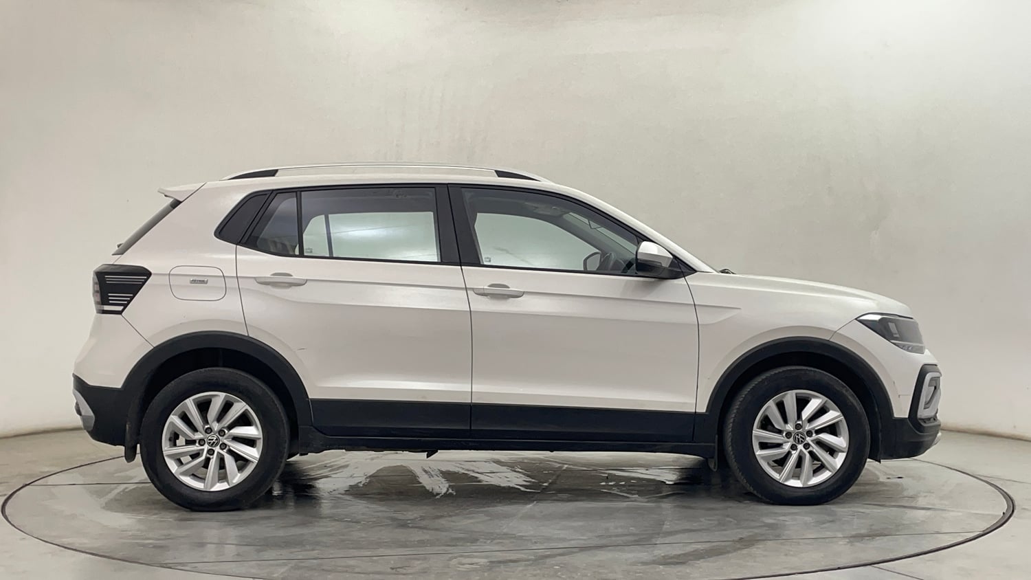 Used 2022 Volkswagen Taigun Highline 1.0 TSI MT Petrol Manual exterior RIGHT SIDE VIEW