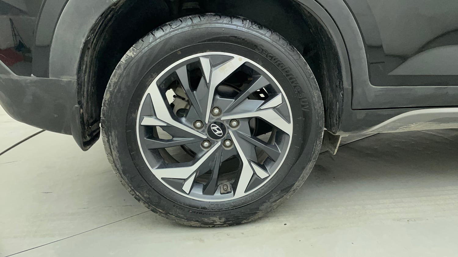Used 2020 Hyundai Creta SX (O) 1.5 Petrol IVT Petrol Automatic tyres RIGHT REAR TYRE RIM VIEW