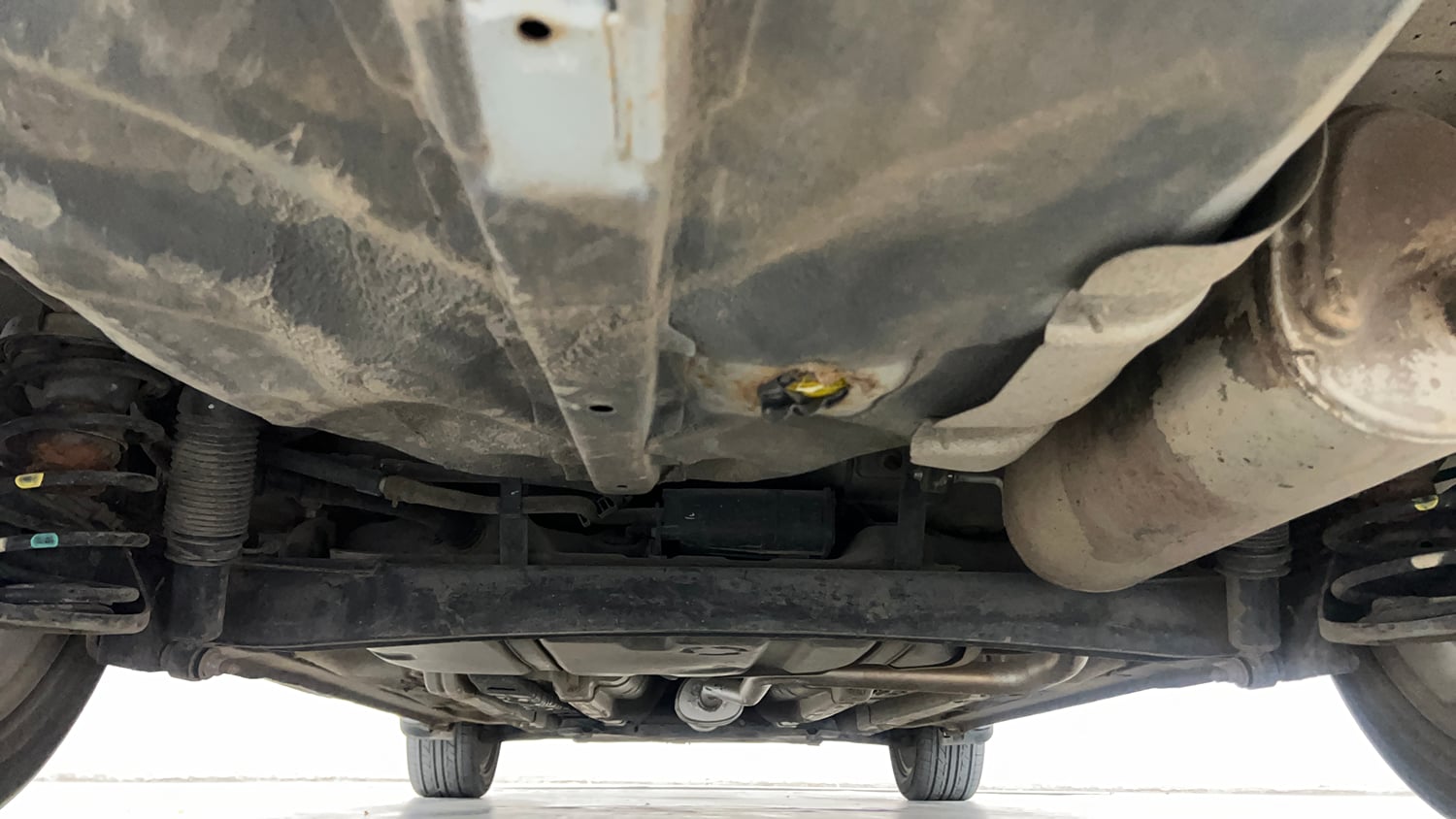 Used 2013 Hyundai Verna Fluidic 1.6 VTVT SX Petrol Manual extra REAR UNDERBODY VIEW (TAKEN FROM REAR)