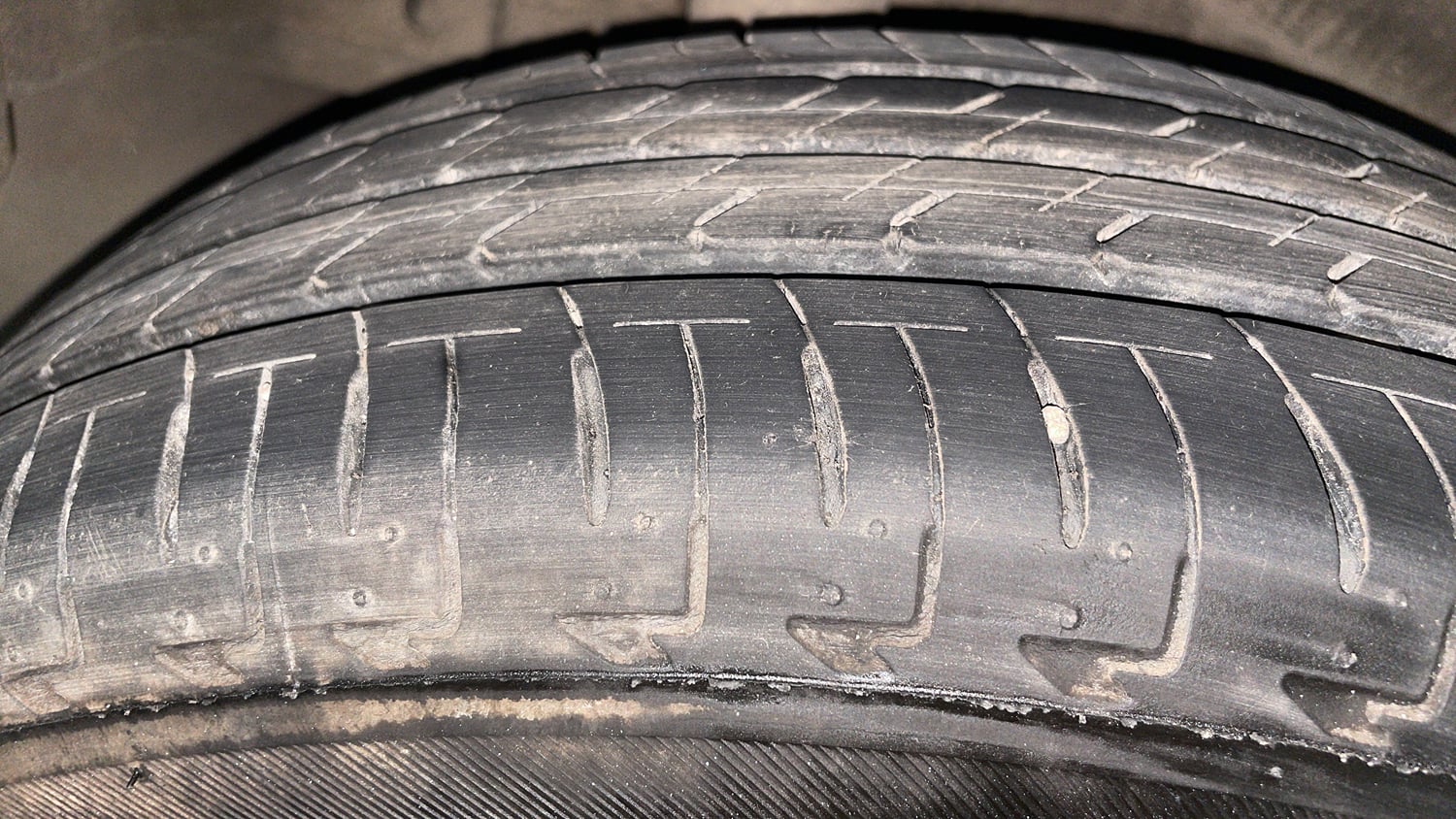 Used 2015 Honda Jazz V AT Petrol Petrol Automatic tyres RIGHT REAR TYRE TREAD VIEW