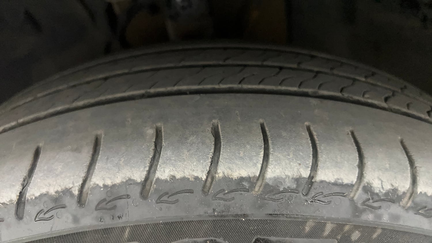 Used 2023 Tata Altroz XZ Plus Petrol Dark Edition Petrol Manual tyres LEFT FRONT TYRE TREAD VIEW