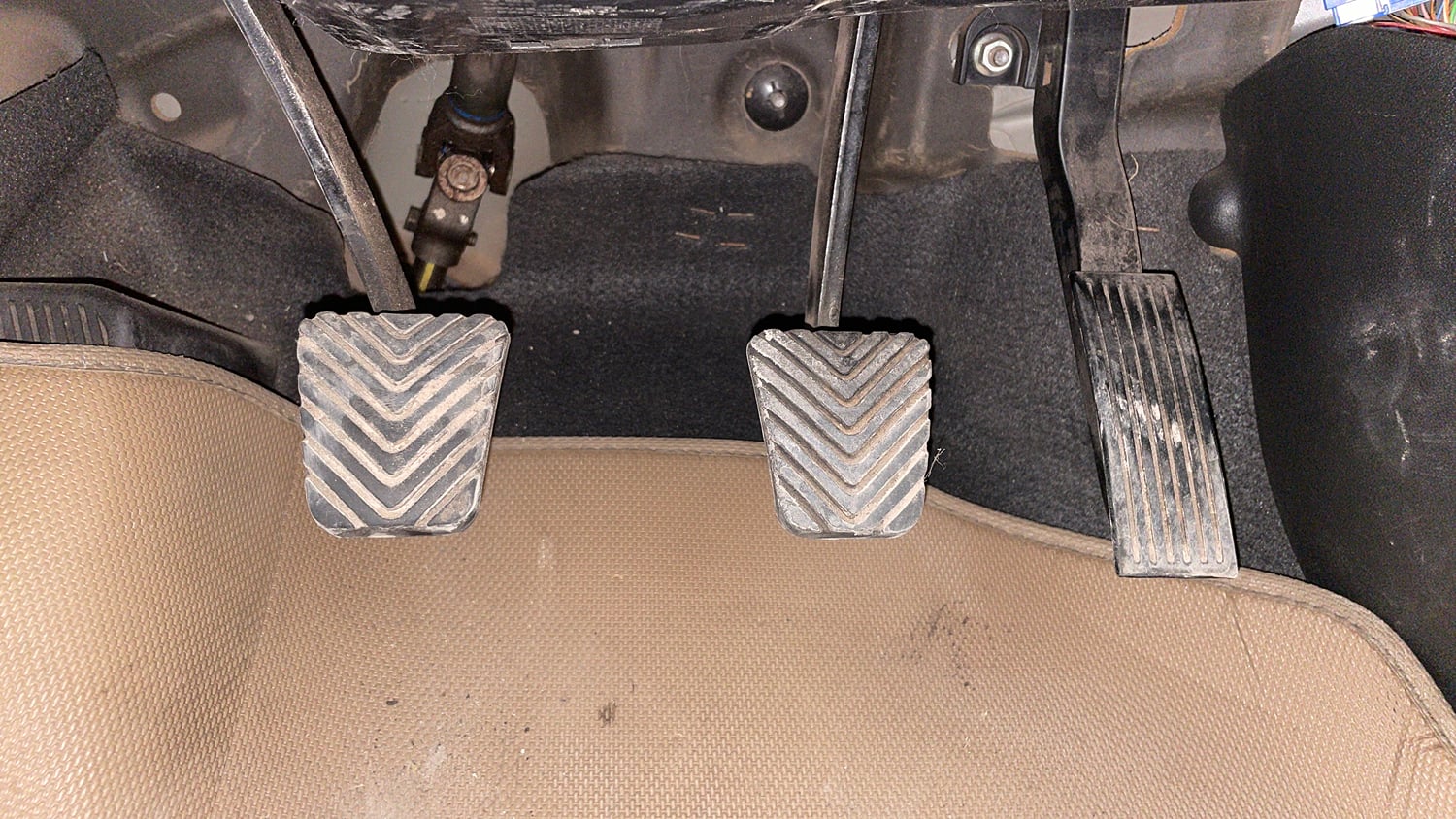 Used 2012 Hyundai i20 Asta 1.2 Petrol Manual interior PEDALS VIEW