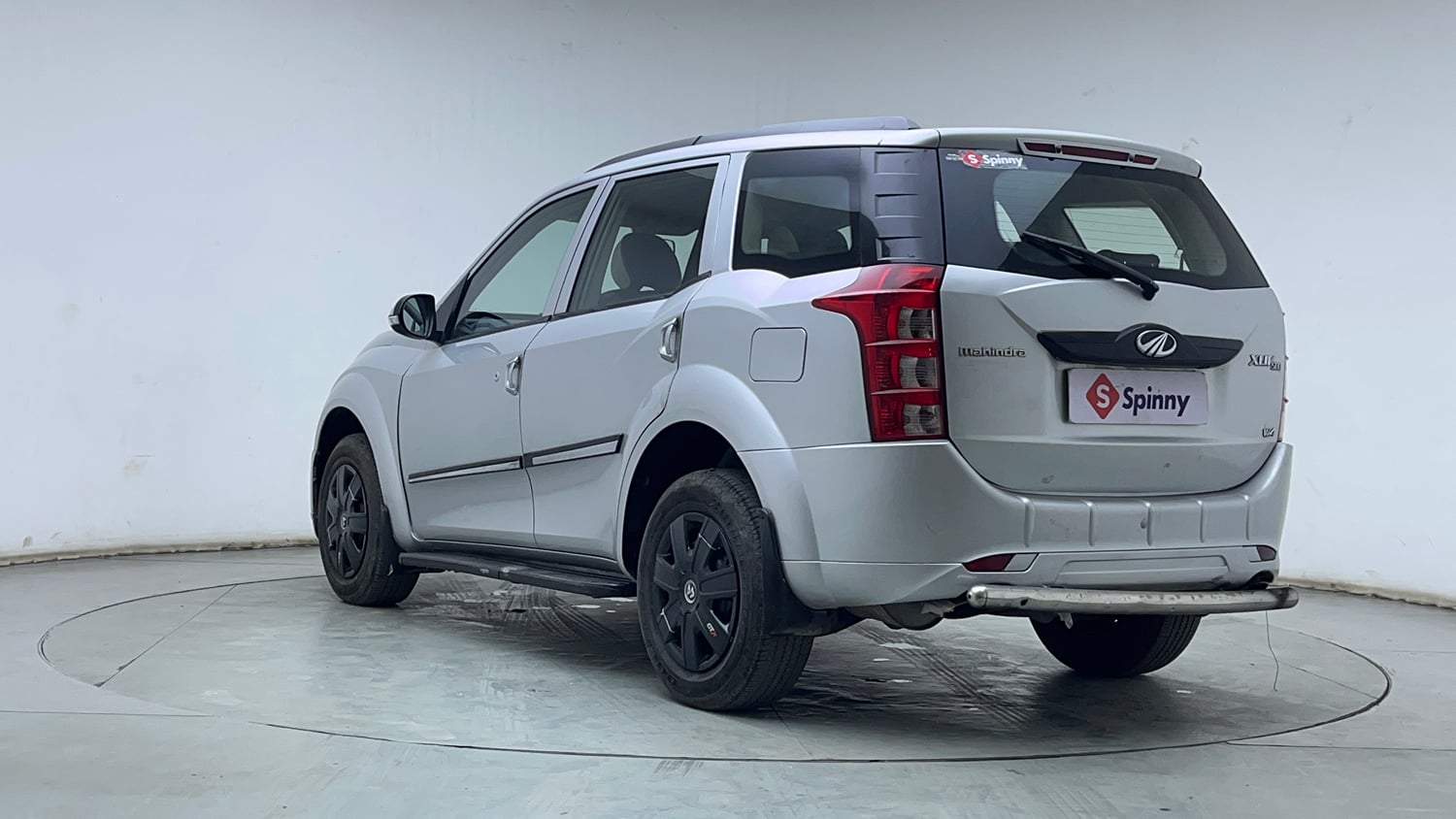 Used 2017 Mahindra XUV500 W4 Diesel Manual exterior LEFT REAR CORNER VIEW
