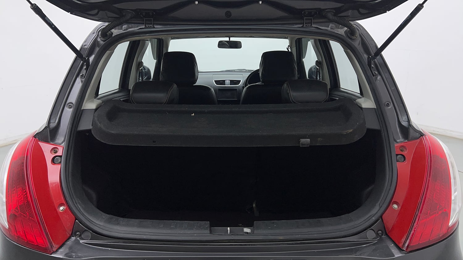 Used 2017 Maruti Suzuki Swift Lxi (O) Petrol Manual interior DICKY INSIDE VIEW