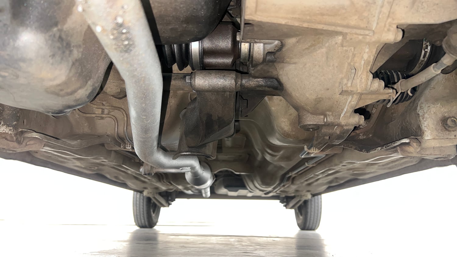 Used 2017 Maruti Suzuki Alto 800 LXi (O) Petrol Manual extra FRONT LEFT UNDERBODY VIEW