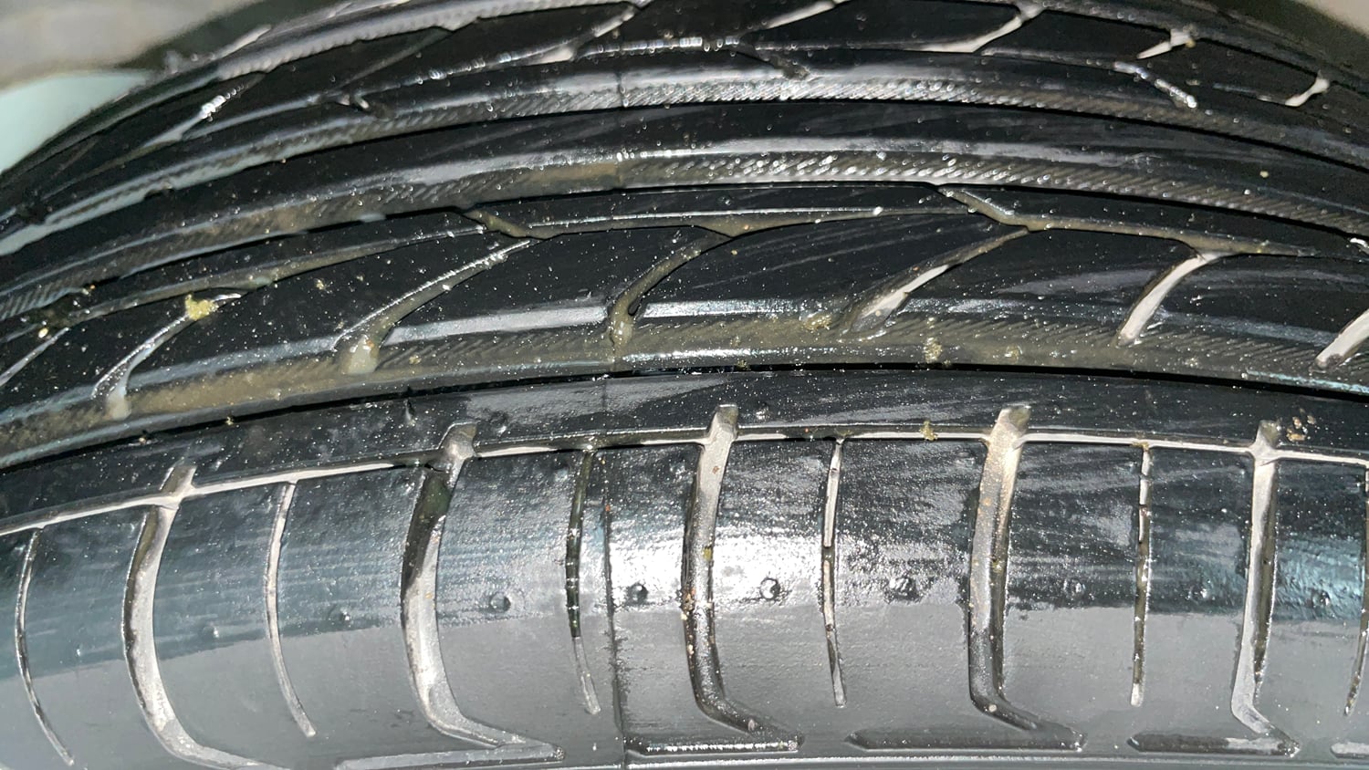 Used 2015 Maruti Suzuki Wagon R VXI Petrol Manual tyres LEFT FRONT TYRE TREAD VIEW