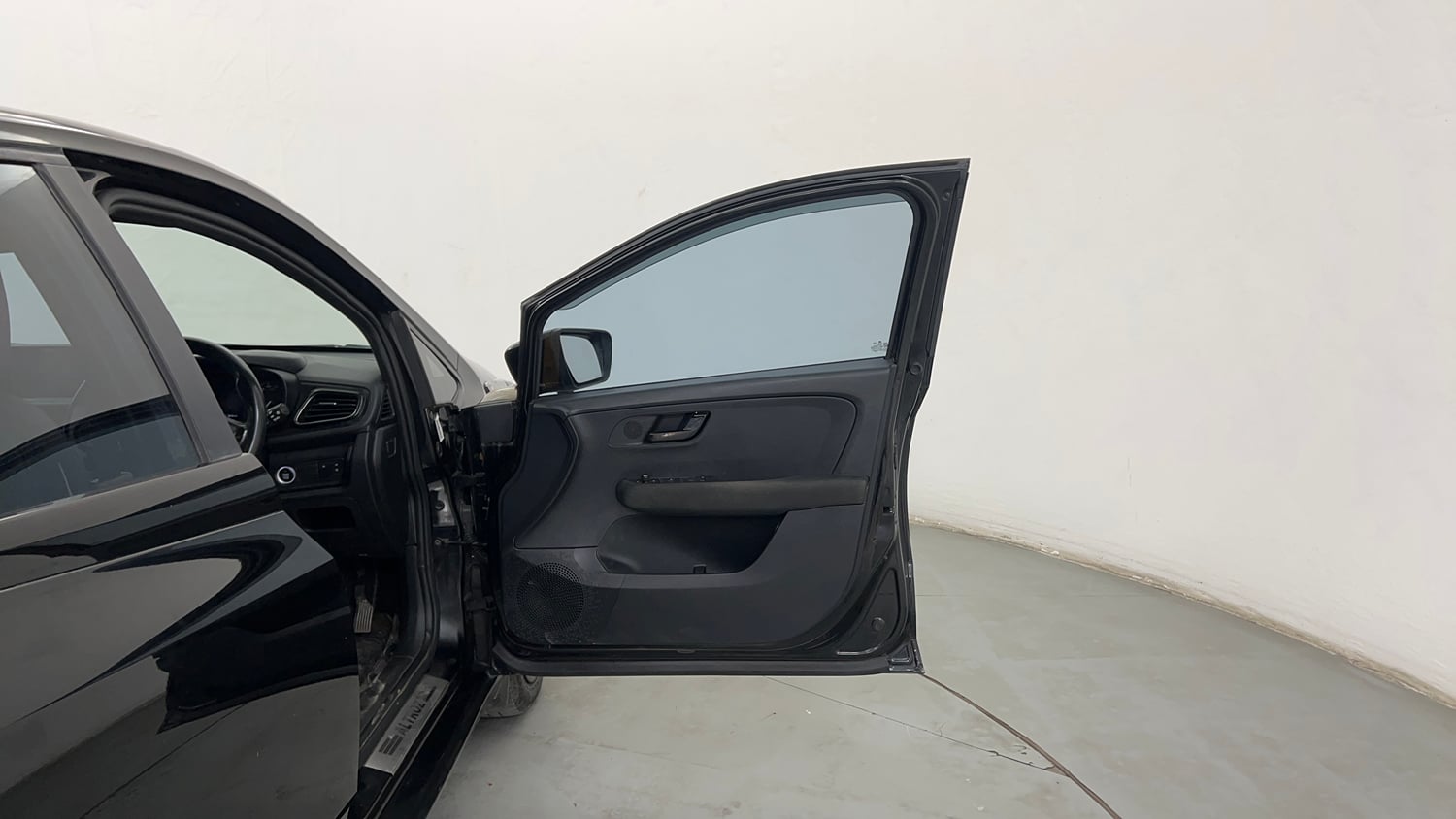 Used 2023 Tata Altroz XZ Plus Petrol Dark Edition Petrol Manual interior RIGHT FRONT DOOR OPEN VIEW