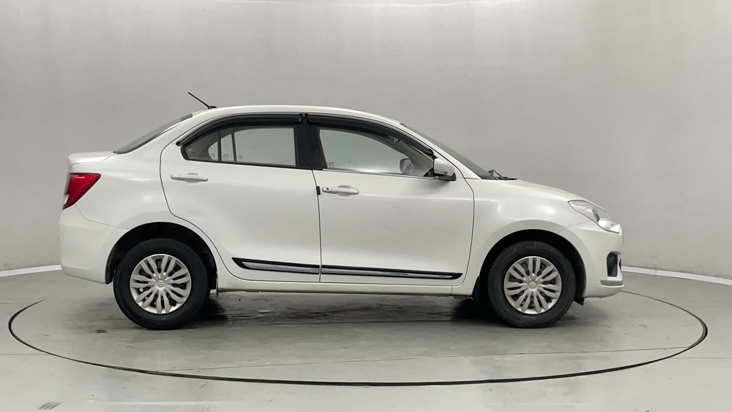 Used 2019 Maruti Suzuki Dzire VXi AMT Petrol Automatic exterior RIGHT SIDE VIEW