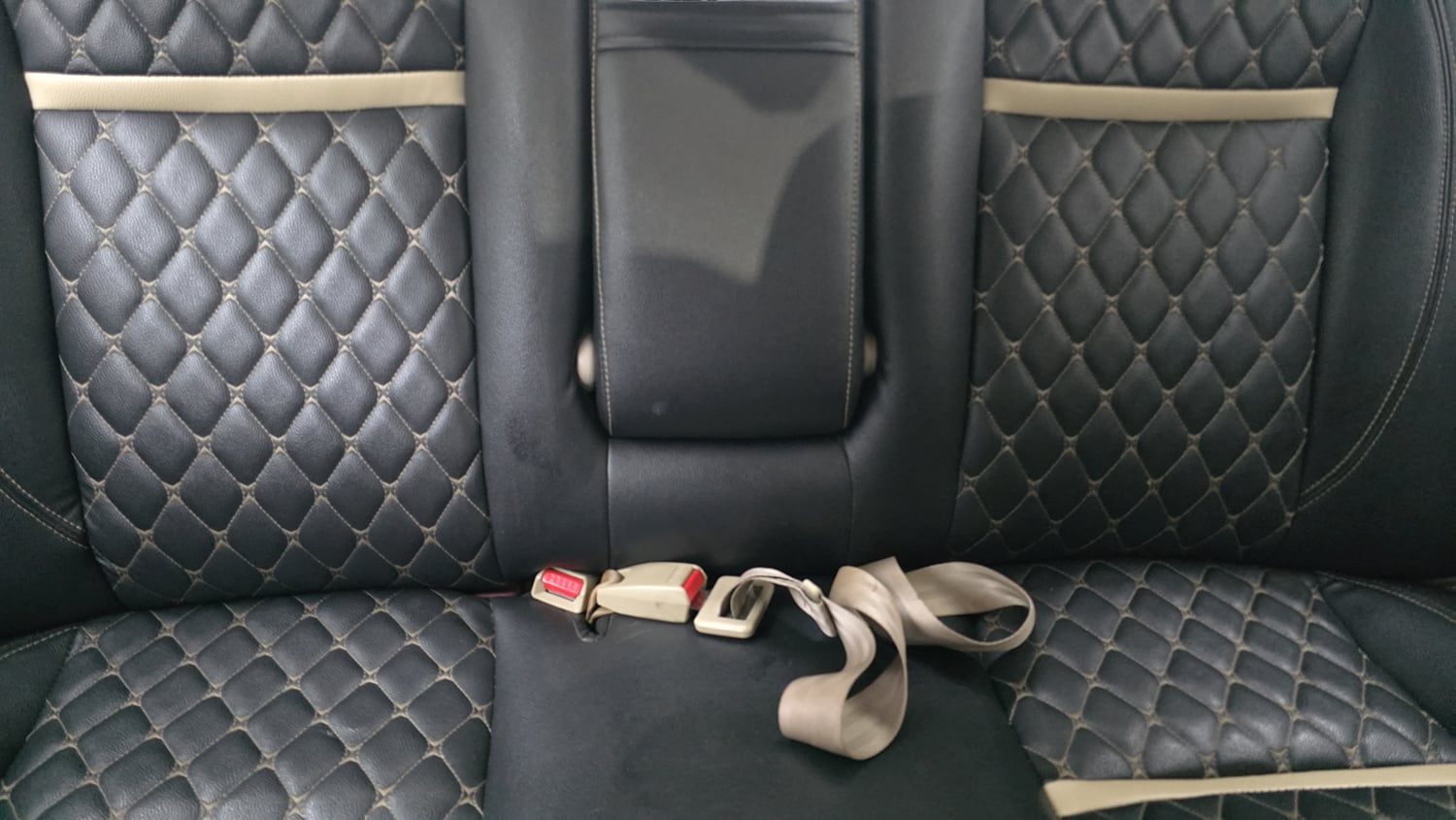 Used 2019 Maruti Suzuki Ciaz Delta Hybrid 1.5 Petrol Manual interior REAR SEAT CONDITION VIEW