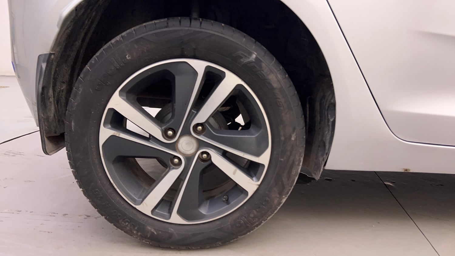 Used 2021 Tata Altroz XZ Diesel Diesel Manual tyres RIGHT REAR TYRE RIM VIEW