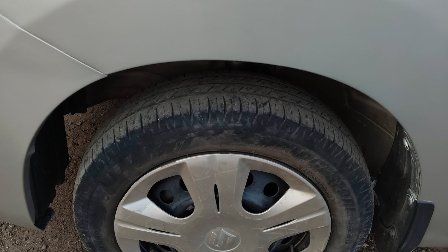 Used 2013 Maruti Suzuki Wagon R VXI Petrol Manual tyres LEFT FRONT TYRE TREAD VIEW