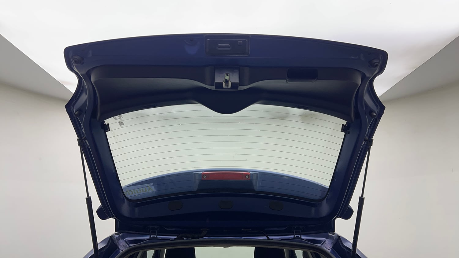 Used 2019 Maruti Suzuki Baleno Zeta Petrol Manual interior DICKY DOOR OPEN VIEW