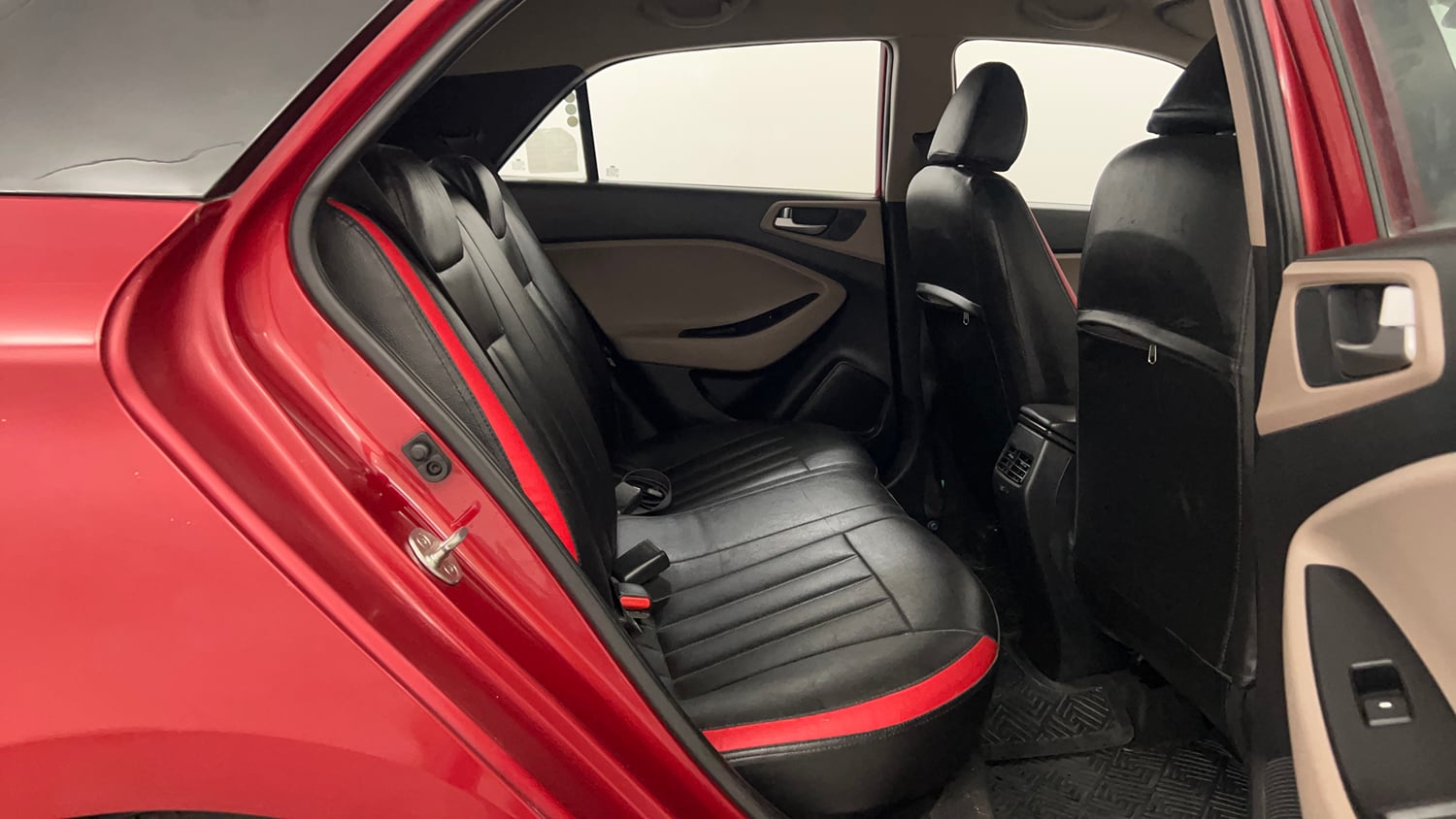 Used 2019 Hyundai Elite i20 Sportz Plus 1.2 Petrol Manual interior RIGHT SIDE REAR DOOR CABIN VIEW
