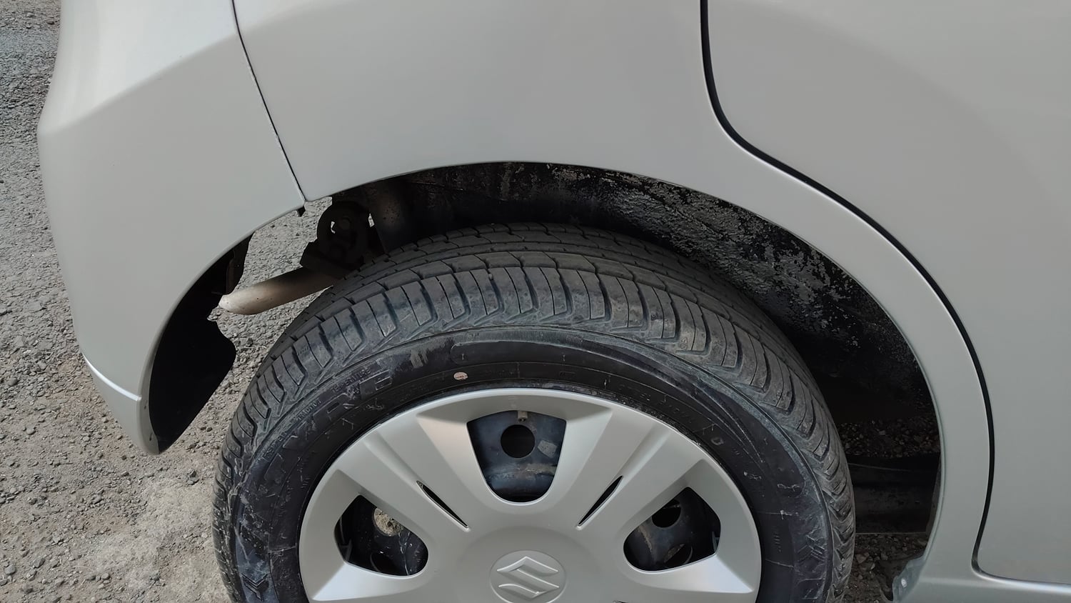 Used 2015 Maruti Suzuki Wagon R VXI Petrol Manual tyres RIGHT REAR TYRE TREAD VIEW