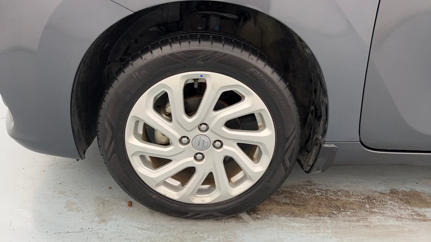 Used 2024 Maruti Suzuki Baleno Zeta MT Petrol Manual tyres LEFT FRONT TYRE RIM VIEW