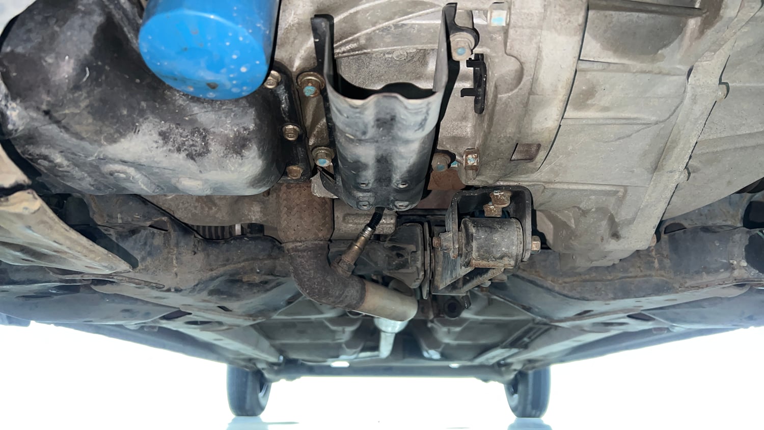 Used 2013 Hyundai i10 Magna 1.2 Kappa2 Petrol Manual extra FRONT LEFT UNDERBODY VIEW