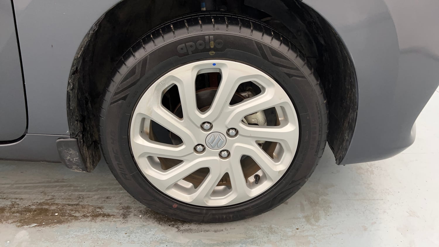 Used 2024 Maruti Suzuki Baleno Zeta MT Petrol Manual tyres RIGHT FRONT TYRE RIM VIEW