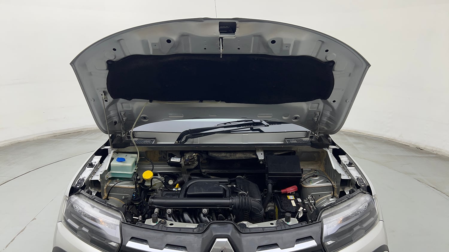 Used 2022 Renault Kwid CLIMBER AMT Petrol Automatic engine ENGINE & BONNET OPEN FRONT VIEW