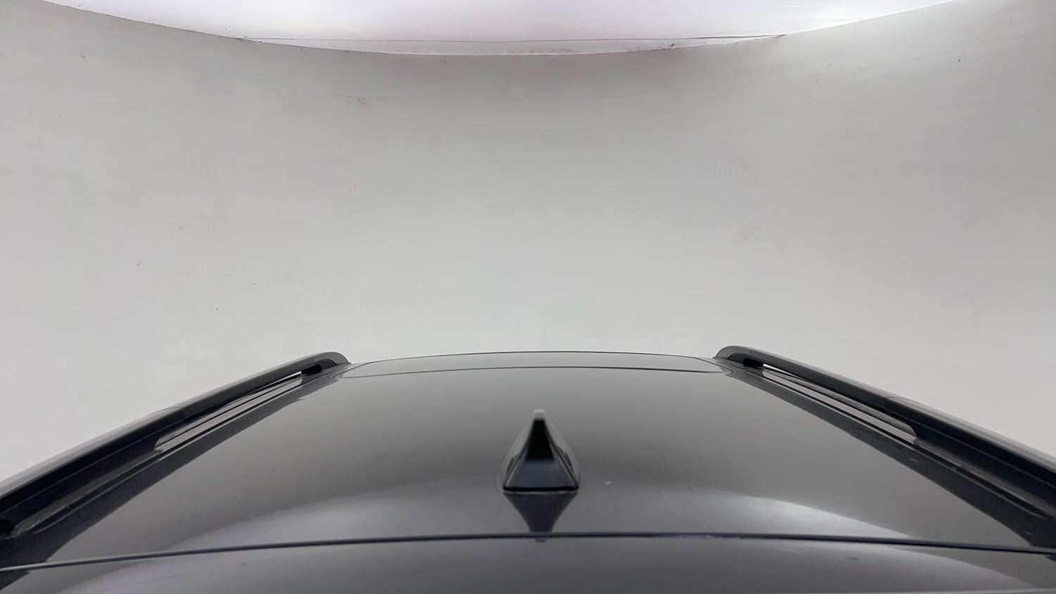 Used 2022 Mahindra XUV 300 W8 1.5 Diesel Diesel Manual exterior EXTERIOR ROOF VIEW