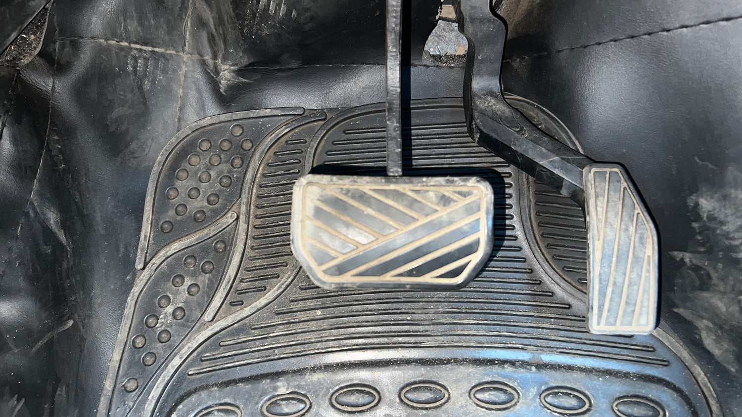 Used 2018 Maruti Suzuki Wagon R 1.0 VXI AMT Petrol Automatic interior PEDALS VIEW
