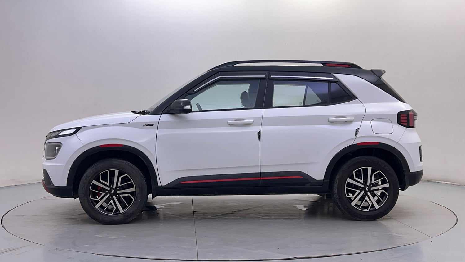 Used 2023 Hyundai Venue N-Line N6 DCT Dual Tone Petrol Automatic exterior LEFT SIDE VIEW