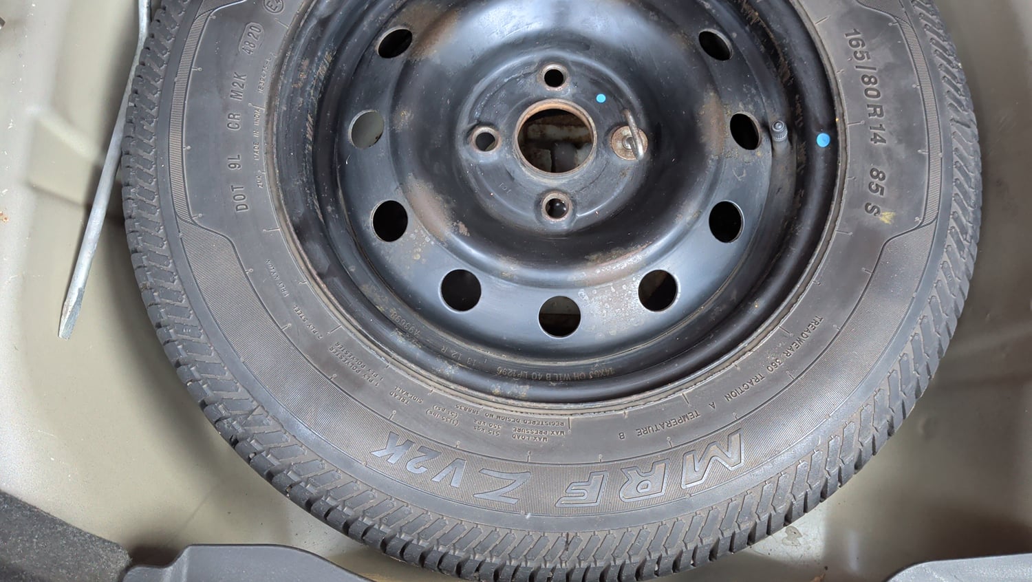 Used 2014 Maruti Suzuki Swift Dzire VXI Petrol Manual tyres SPARE TYRE VIEW