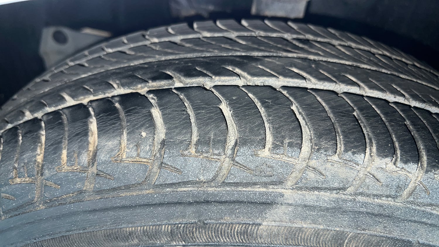 Used 2022 Maruti Suzuki Wagon R 1.0 VXi (O) 1.0 Petrol Manual tyres LEFT FRONT TYRE TREAD VIEW