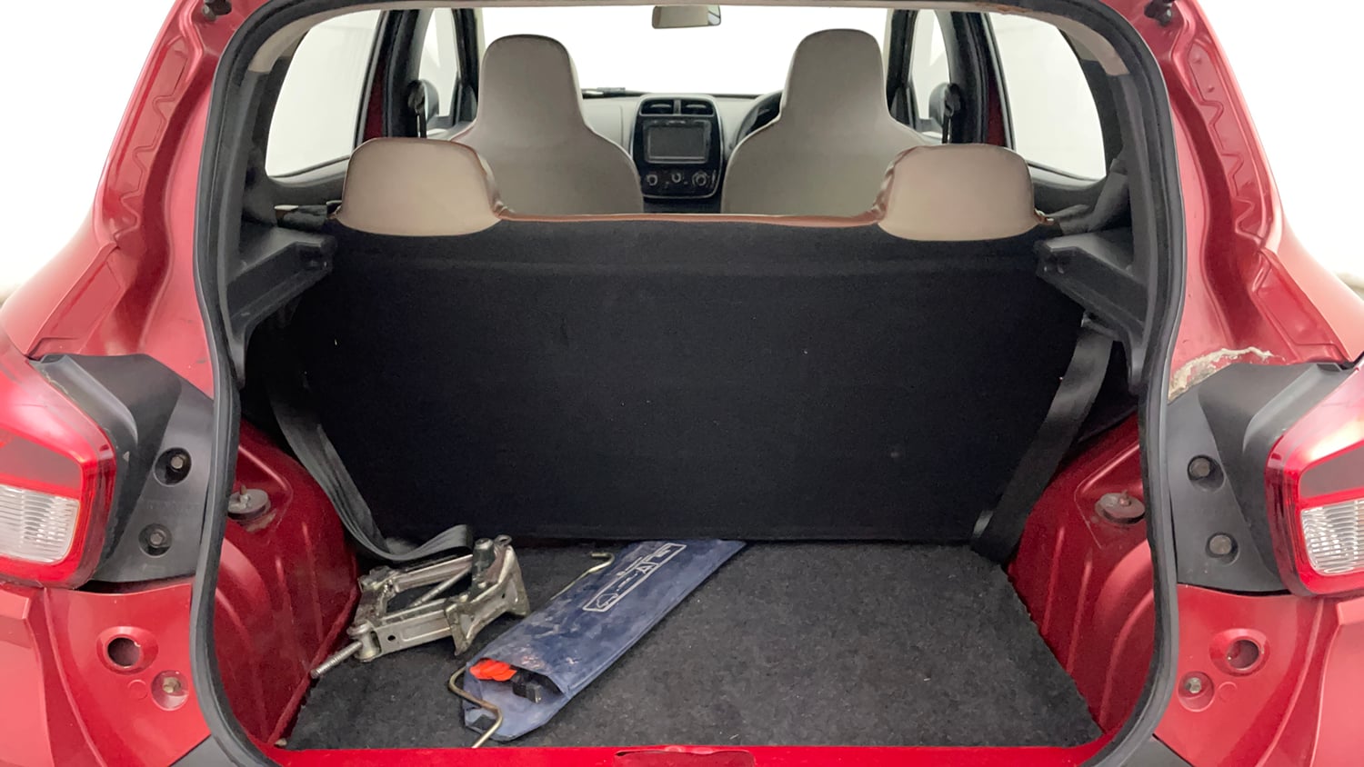 Used 2016 Renault Kwid RXT Petrol Manual interior DICKY INSIDE VIEW
