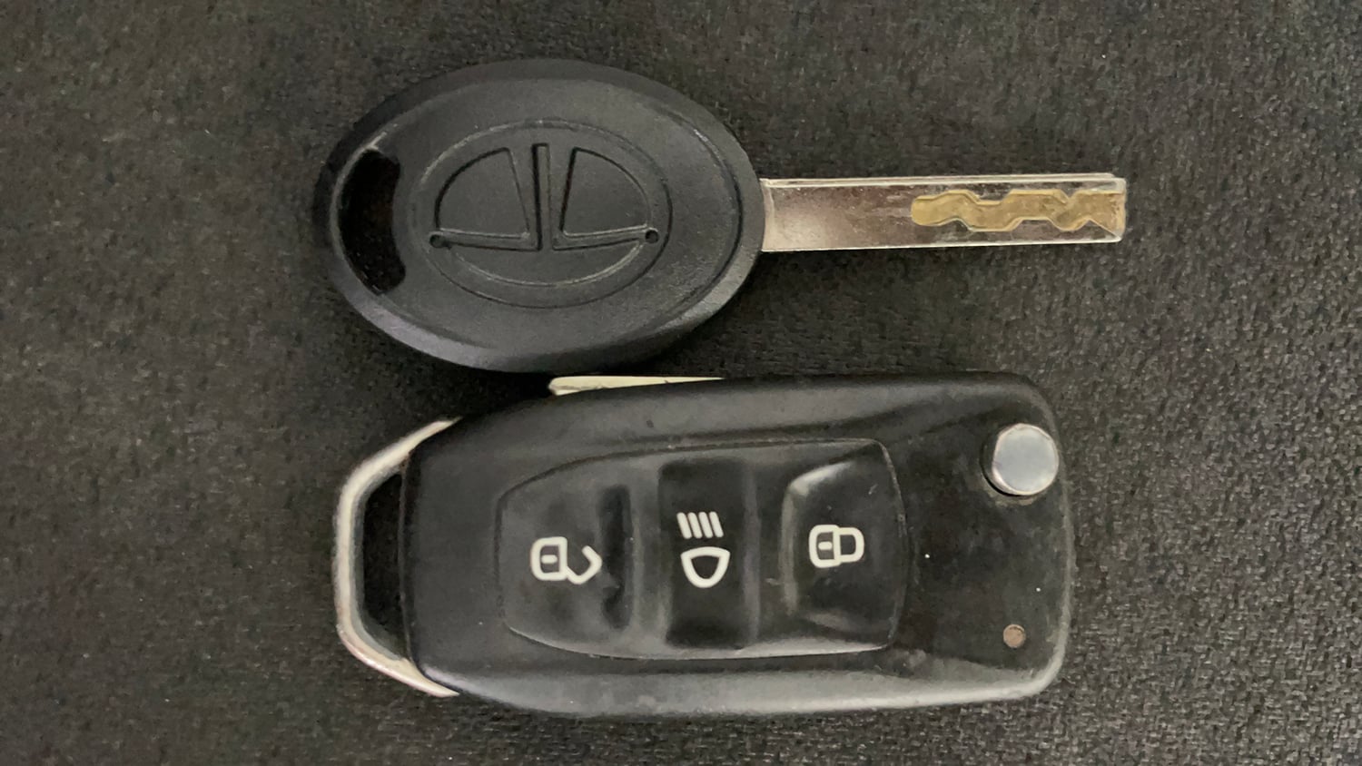 Used 2019 Tata Tiago Revotron XZ Plus Dual Tone Petrol Manual extra CAR KEY VIEW