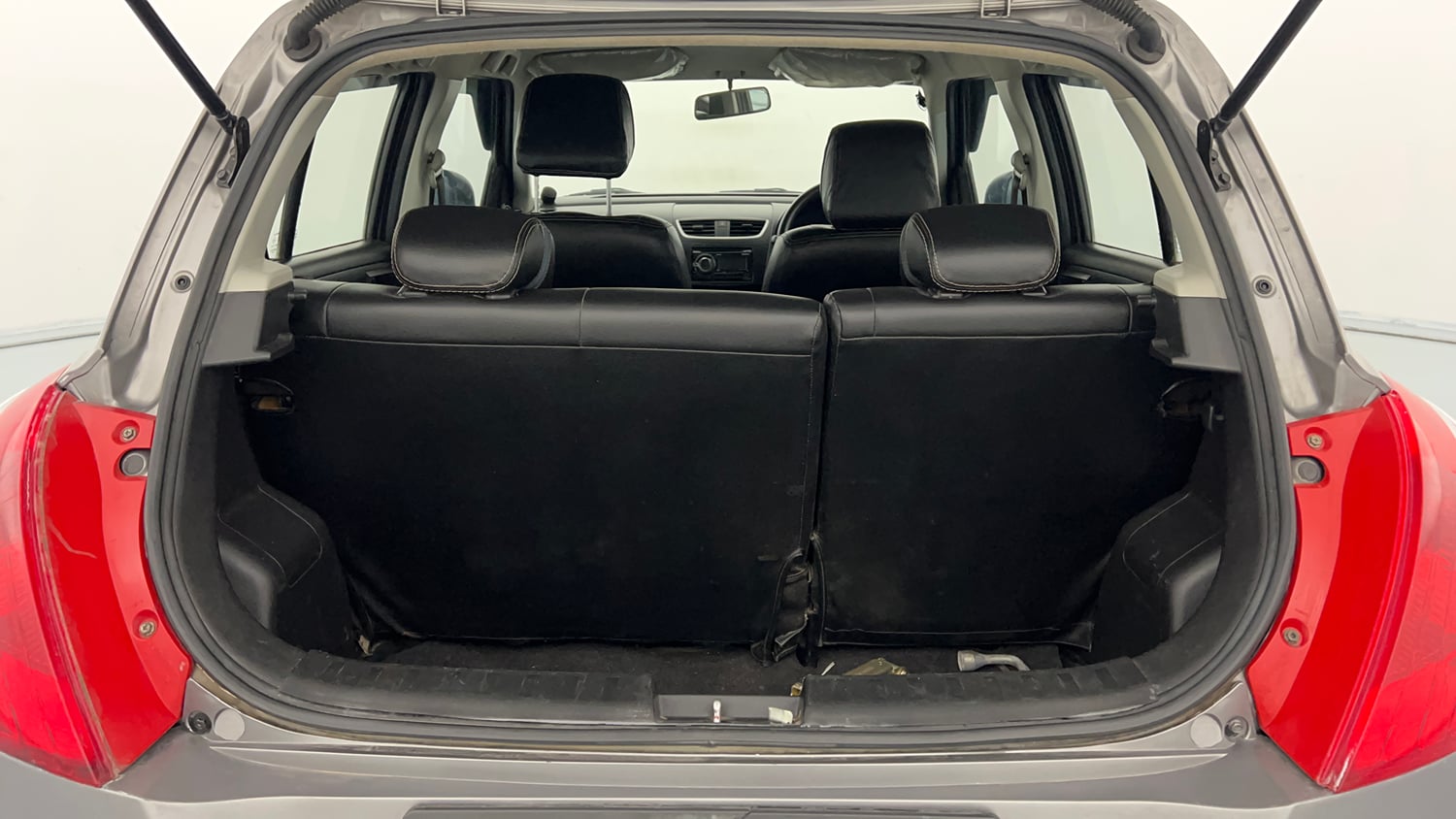 Used 2017 Maruti Suzuki Swift LXi Petrol Manual interior DICKY INSIDE VIEW