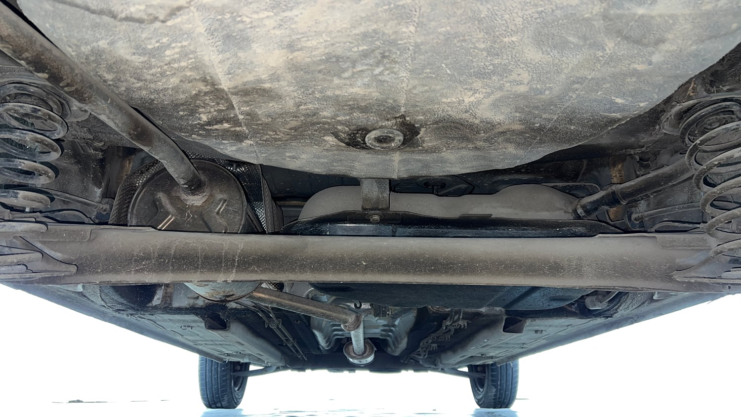Used 2022 Renault Kwid CLIMBER AMT Petrol Automatic extra REAR UNDERBODY VIEW (TAKEN FROM REAR)
